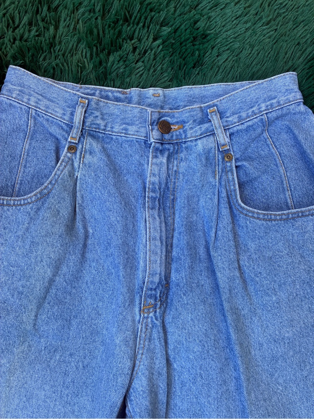Vintage 80s/90s Lee High Waisted Tapered Leg Pleated Mom Jeans 28Wx28.5L - Picture 2 of 15